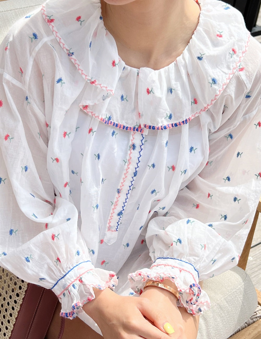 Floral Embroidery Blouse